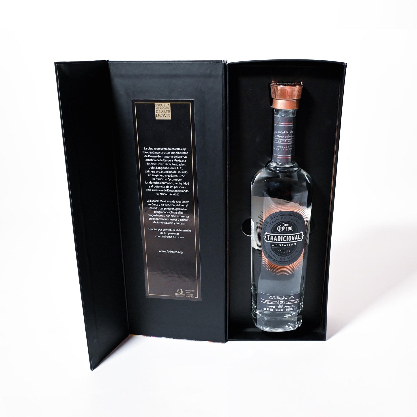 Caja con Botella de Tequila "Maniquies"